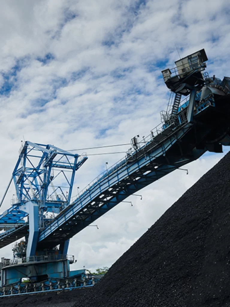 能源（石油原油、精炼产品）与炼钢煤生产和销售-嘉能可科技有限公司