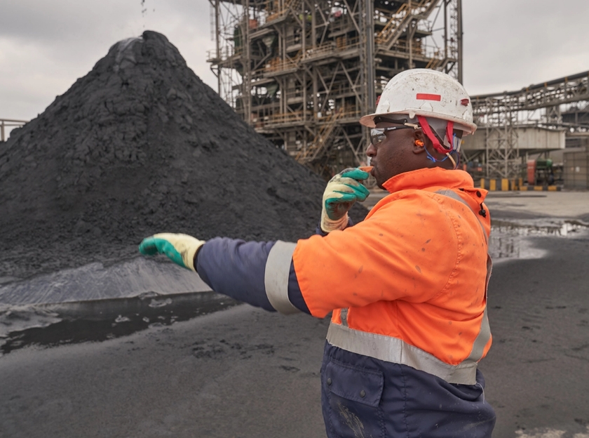 铁合金（铬矿、铬铁及钒）生产与销售-嘉能可科技有限公司